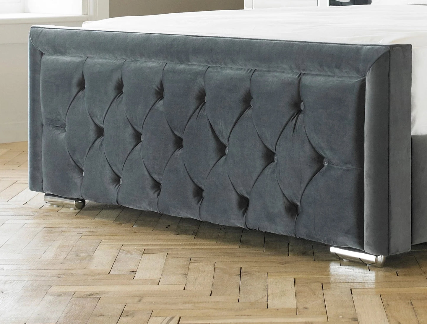 Sandringham Upholstered Ottoman Bed